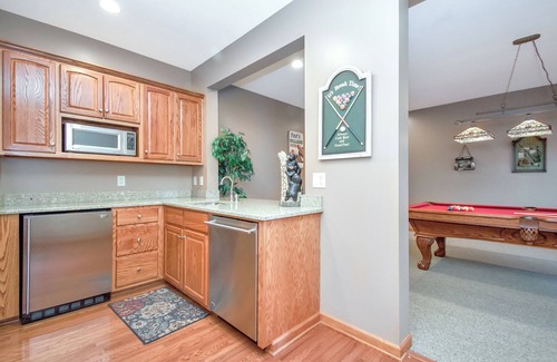 Blowing Rock Condo | Mitchell 2 | Fireplace, Restaurant, Pool, Spa