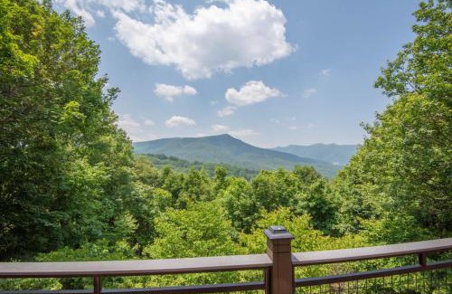 Buck Mountain House | Mnt Views, Close to Everything, Hot Tub, Sleeps 4 - Buena Vista Cabin