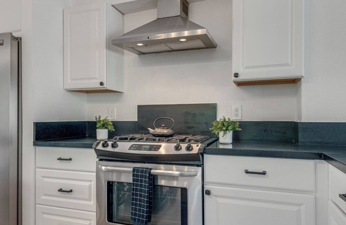 Green Valley House | Mntn VIEW! Private Expansive Yard. Htd POOL, SPA BBQ, Pets OK