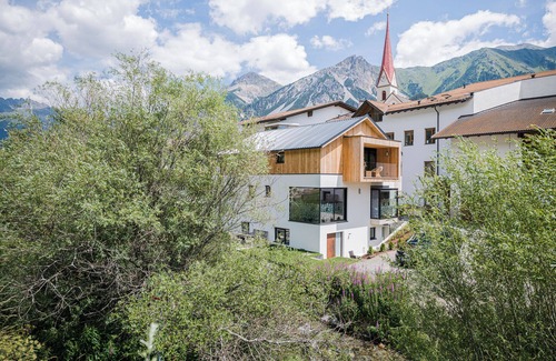 St. Valentin auf der Haide Ski Chalet | Modern Holiday Apartment Chalet Ortles with Mountain View and Wi-Fi