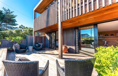 Blackpool House | Moa 30 Raro - Waiheke Island