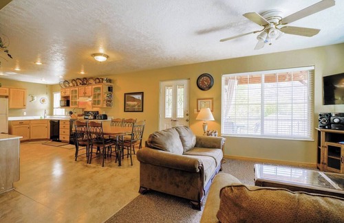 Moab House | Moab Retreat House - Entire Duplex