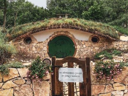 Mostar Villa | Mobbiton Mostar - Magical Underground Retreat