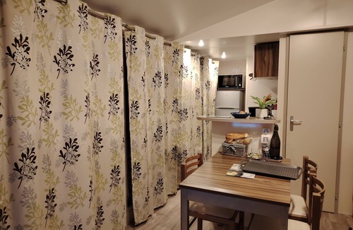 Le Fenouiller House | Mobil-home Dans Camping Calme Avec Piscine, 2,8 km de la Plage