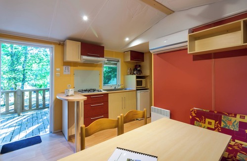 Saint-Martial-de-Nabirat House | Mobile Home '4 Personnes Climatisé' with Shared Pool, Wi-Fi and Air Conditioning