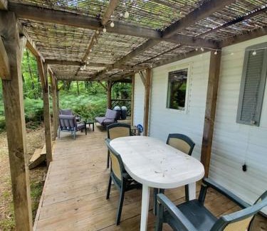 Rouffignac-Saint-Cernin-de-Reilhac Apartment | Mobile home des bois