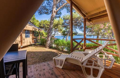 Cove Murtar Resort | Mobile homes Lussmarin