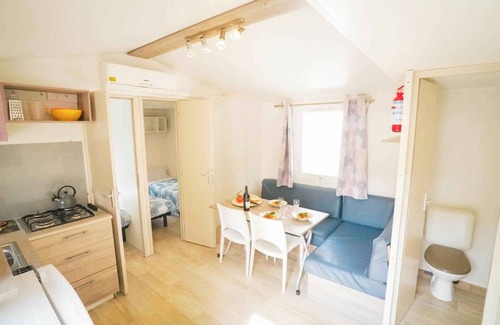 Gralaoni-Pralesi-Cisano House | Mobilehome with air conditioning, terrace and pool