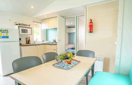 Gralaoni-Pralesi-Cisano House | Mobilehome with air conditioning, terrace and pool