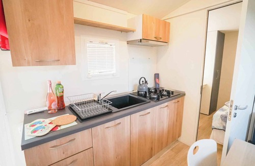 Gralaoni-Pralesi-Cisano House | Mobilehome with air conditioning, terrace and pool