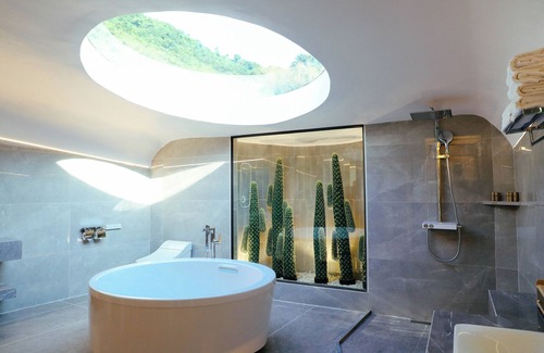 Moc Chau Hotel | Moc Chau Island - Bach Long Glass Bridge