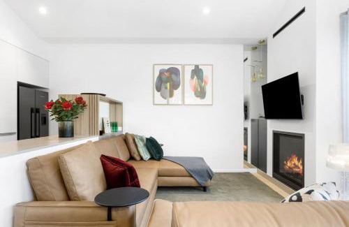 Ocean Grove Villa | Mod House Ocean Grove- Walk to the shops, cafes, beach and park! Brand new luxury apartment in gated complex