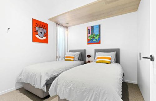 Ocean Grove Villa | Mod House Ocean Grove- Walk to the shops, cafes, beach and park! Brand new luxury apartment in gated complex