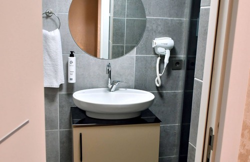 Bayraklı Hotel | Modda Hotel