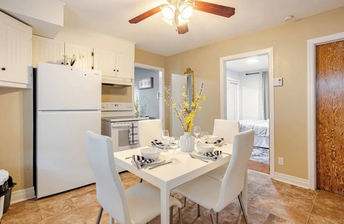 Saint-Edmond Apartment | Modern 3-bedroom apartment with spa & jacuzzi, free parking & beautiful view
