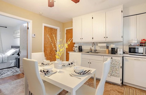 Saint-Edmond Apartment | Modern 3-bedroom apartment with spa & jacuzzi, free parking & beautiful view