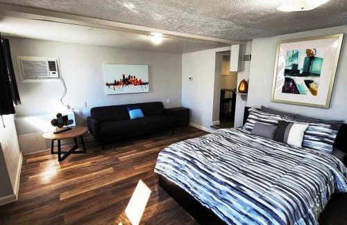 Marshall-Shadeland Apartment | Modern 1 BR Apt - Easy Parking 5 min from Downtown