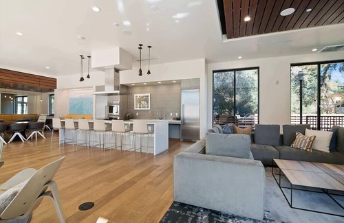 Shoreline West Apartment | Modern 1BR | Full Kitchen | Downtown Mountain View