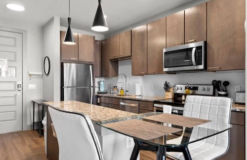 Montopolis Apartment | Modern 1BR King Suite Close to Downtown w Fast Wifi
