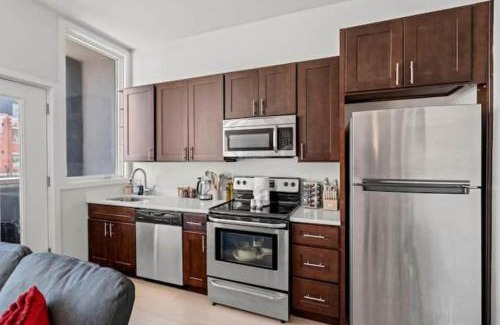 Fairmount Apartment | Modern 1BR Near Metro - Walk to MET & Cafes - Free Parking