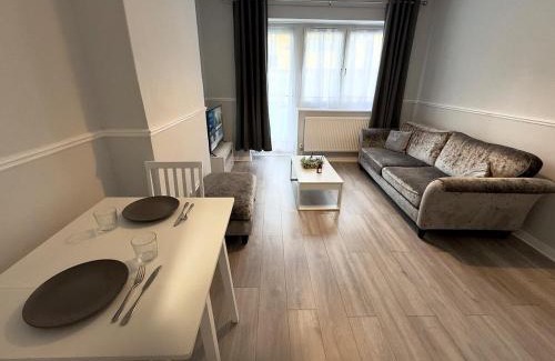 Peninsula Apartment | Modern 2-Bed Apartment in Greenwich