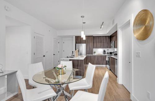 Doral Apartment | Modern 2 Bed in the Heart of Doral Free Parking