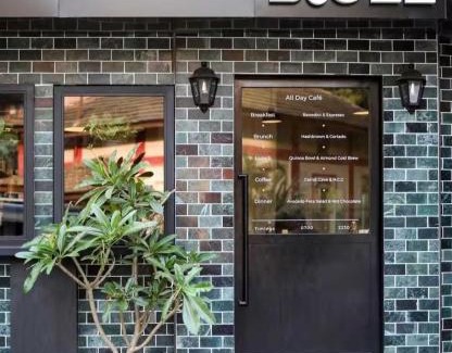 Bandra West Apartment | Modern 2 BR Bandra Trendy Location