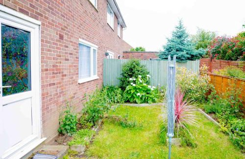 Belvedere Apartment | Modern 2 BR ground floor apartment with parking
