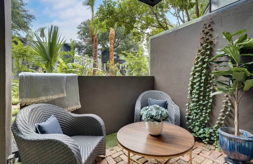 Old East Dallas Condo | Modern 2BR, 2BA luxury condo in central Dallas with private patio, designer interiors, and access to award-winning courtyard retreat.