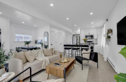 Ottawa Division Apartment | Modern 2BR Apt Near Downtown Ottawa FREE PARKING