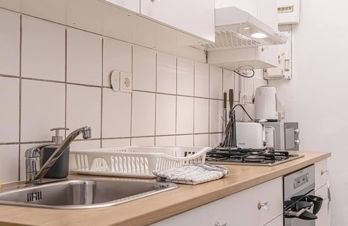 Rudolfsheim-Funfhaus Apartment | Modern 2BR Apt Near Westbahnhof