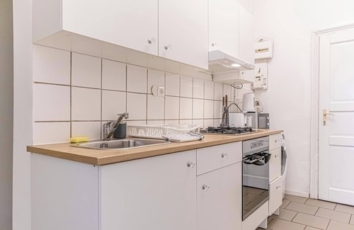 Rudolfsheim-Funfhaus Apartment | Modern 2BR Apt Near Westbahnhof