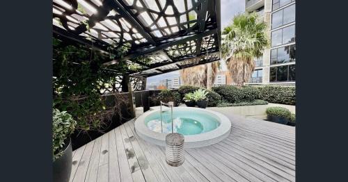 North Melbourne Apartment | Modern 2BR, Gym & Parking