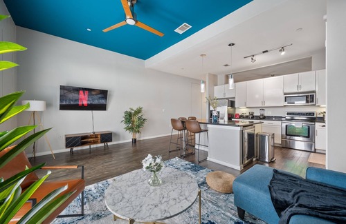 Dawson Apartment | Modern 2BR Loft w/Pool + Balcony in Heart of SoCo