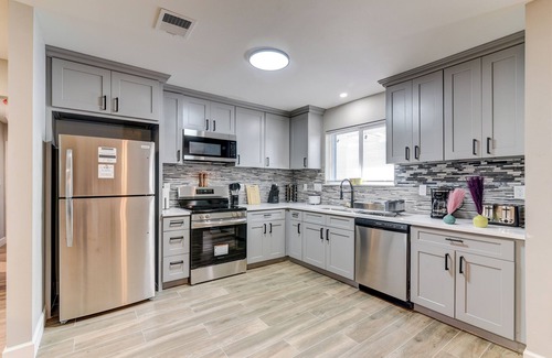 Edgebrook House | Modern 3 bedroom home with Hot tub and great outdoor ambiance!