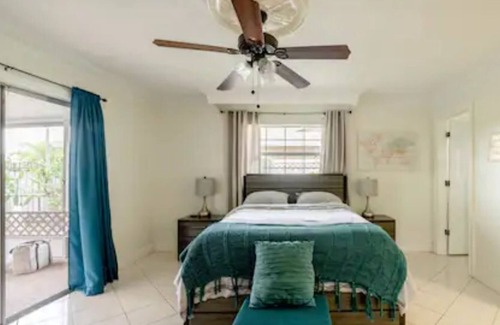 Conway House | Modern 3-Bedroom Oasis w/ a pool!