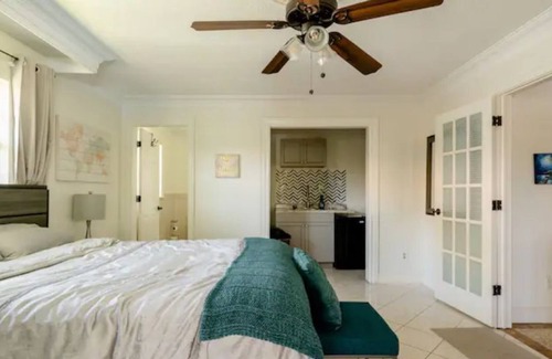 Conway House | Modern 3-Bedroom Oasis w/ a pool!