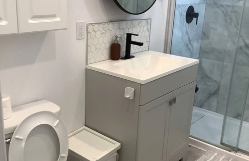 Cote-Saint-Paul Apartment | Modern 3-BR Home Free Parking Monthly Stay Welcome