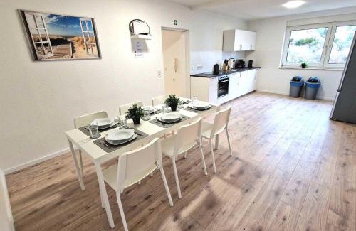 Hagen-Hohenlimburg Apartment | Modern 3-Room Apartment with Balcony & Free Parking & Free Wi-Fi in Hagen - HA03