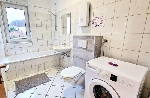 Hagen-Hohenlimburg Apartment | Modern 3-Room Apartment with Balcony & Free Parking & Free Wi-Fi in Hagen - HA03