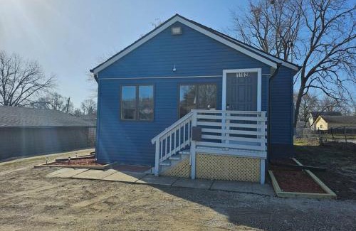 Des Moines Apartment | Modern 3BR Home, 3 min airport.