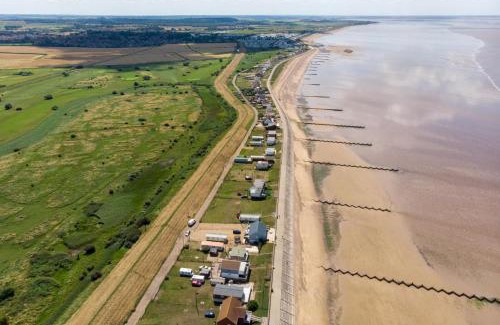 Hunstanton Cabin | Modern 4 Berth Lodge With Decking At Manor Park In Hunstanton Ref 23024W
