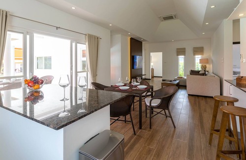 Hua Hin Villa | Modern 4 BR Pool & Tropical Garden MS-30