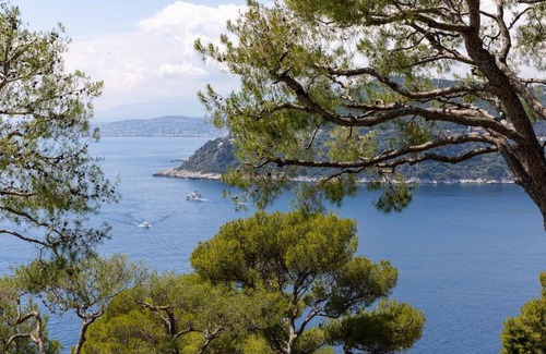 Cap-Ferrat Villa | Modern 5 Bedrooms Villa on the sea