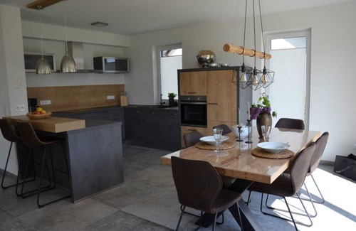 Habscheid Apartment | Modern 5* FEWO in the border triangle D-LUX-BEL - A paradise for hiking and cycling.