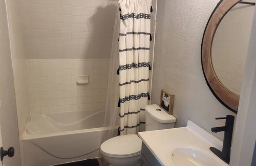 Gypsum Apartment | Modern A-frame 3BR Lake Escape with Hot Tub & Deck