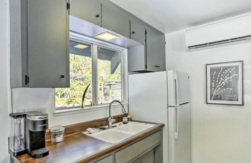 Trinity Center Cabin | Modern A-Frame Cabin < 2 Mi to Trinity Lake!