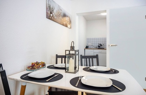 Reichenhofen Apartment | Modern Accommodation in Leutkirch with Mountain View, Wi-Fi & Balcony
