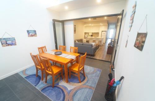 Cape Woolamai House | Modern air-conditioned 3-bedroom townhouse in centre of Cape Woolamai