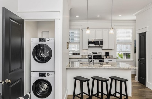 Harleston Village House | Modern Amenities in Historic Charleston's Harleston Village